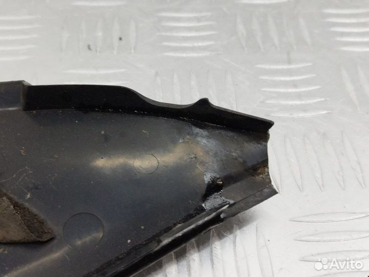 Дождевик (жабо) для Ford Mondeo 1 1031177