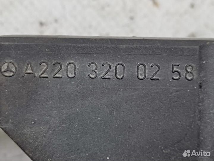 Блок клапанов пневмоподвески w220 S-class 113.9