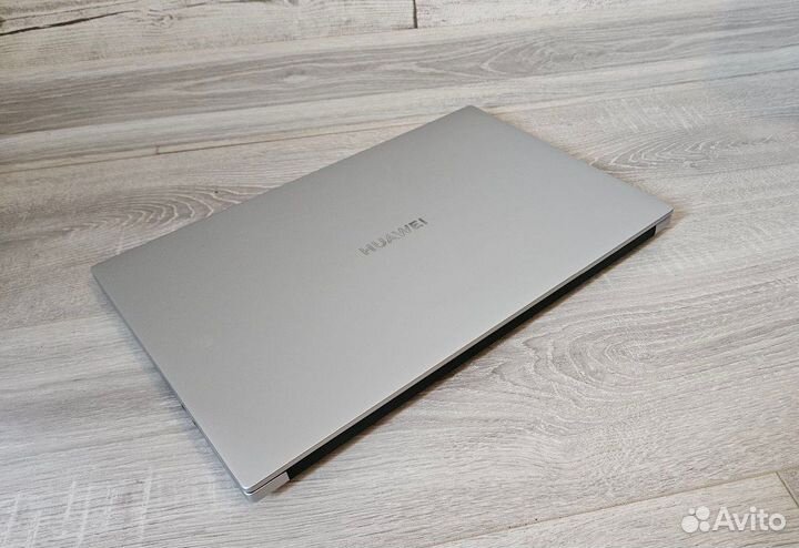 Huawei matebook d14