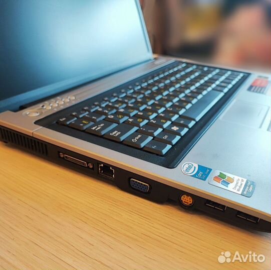 Ноутбук RoverBook Voyager V550