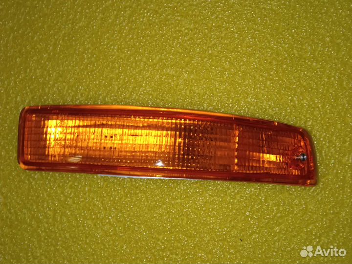 Поворотник правый нижний Toyota corolla 92-97