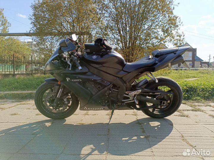 Yamaha YZF-R1