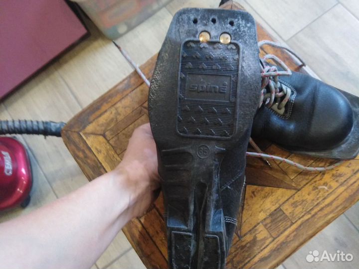 Лыжные ботинки