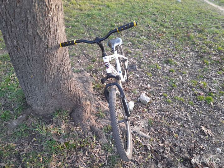 Велосипед десна метеор