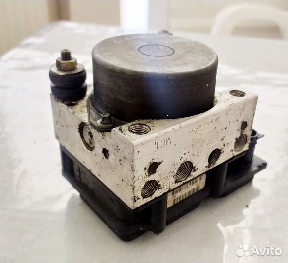 Блок ABS Renault SR 2011 (Reno logan)