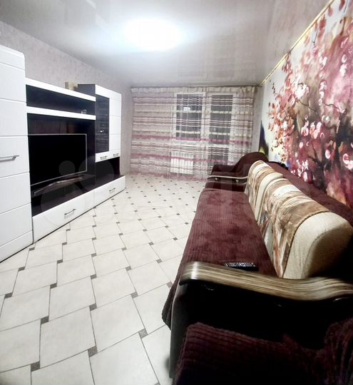 2-к. квартира, 90 м², 3/25 эт.