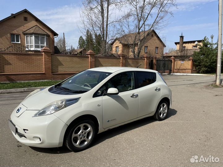 Nissan Leaf AT, 2011, 150 000 км