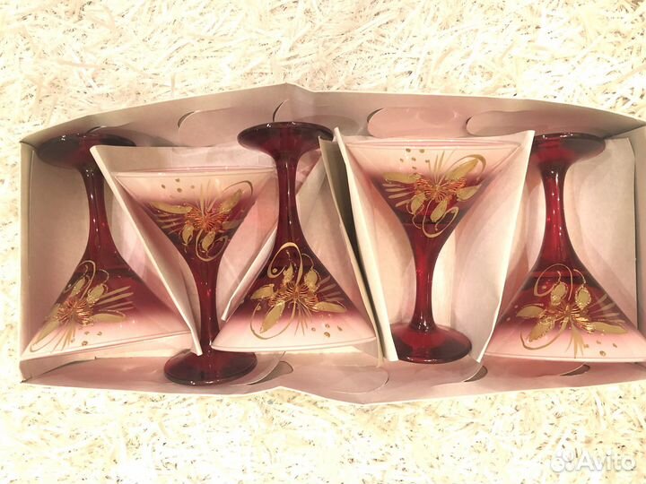 Бокалы для вина новые