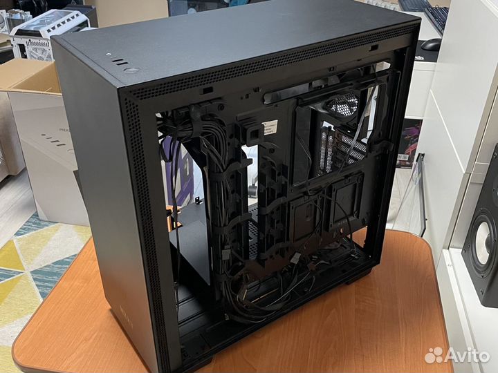 Корпус Nzxt H710i CA-H710I-B1 черный