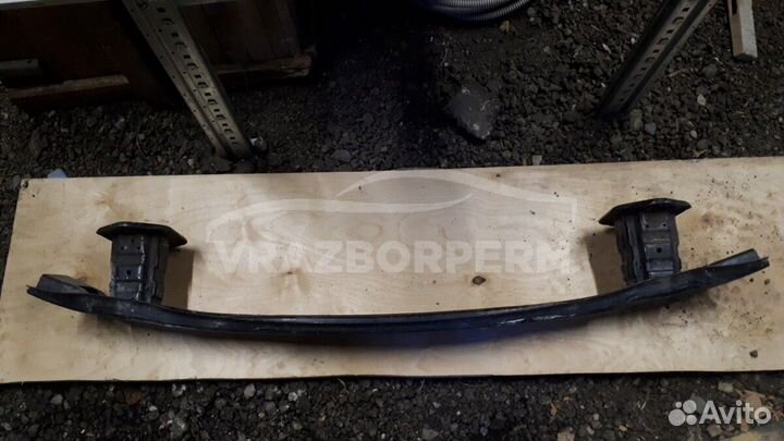 Усилитель бампера BMW 3-Series