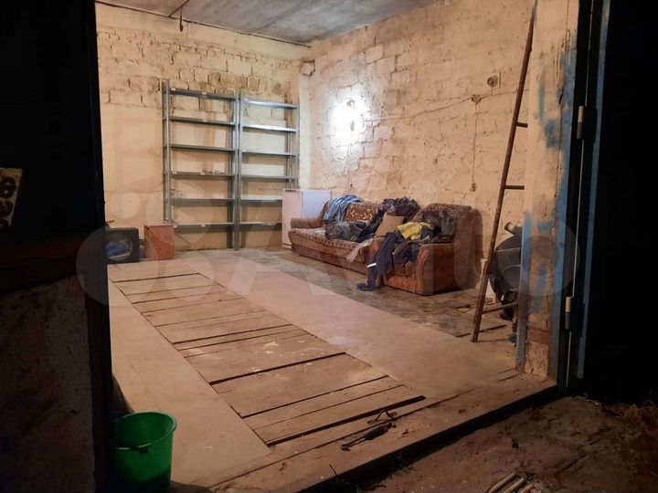 Гараж, > 30 м²