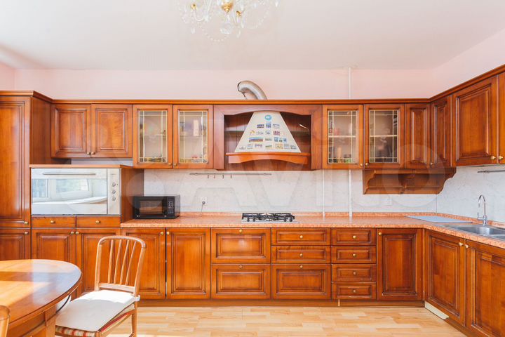 3-к. квартира, 125 м², 3/6 эт.