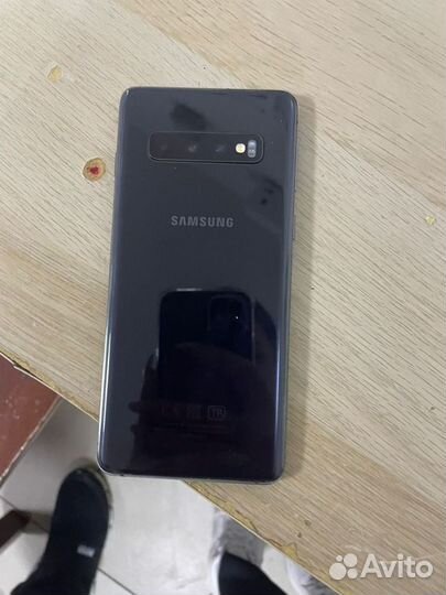 Samsung Galaxy S10, 8/128 ГБ