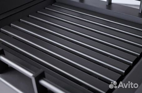 Островной камин с частичным остеклением