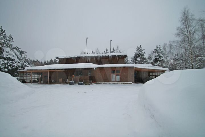 Дом 360 м² на участке 5 га