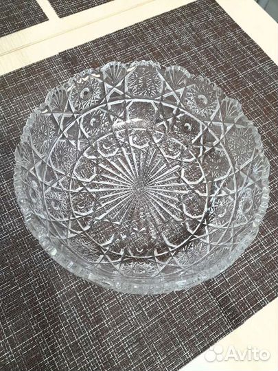 Ваза хрустальная, 26 см. диаметр