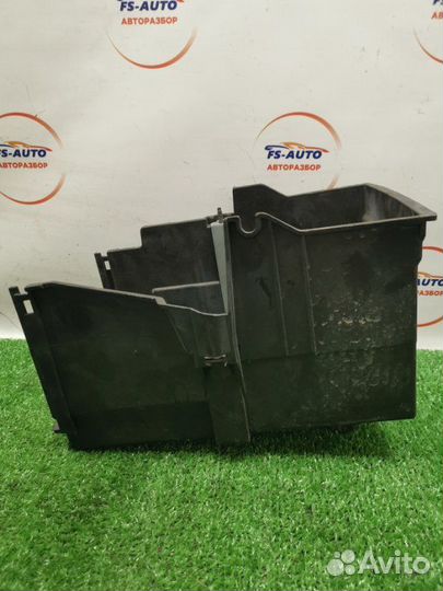 Корпус акб Ford Focus 2 купе 2.0 aoda 2010