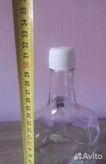 Стеклянная бутылка с ручкой 1,75л