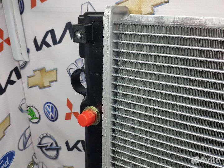 Радиатор охлаждения Toyota Land Cruiser Prado 120