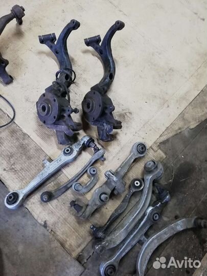 Кулак поворотный Audi ауди А4 В5, А6 С5, passat