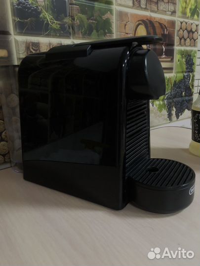 Капсульная кофемашина delonghi