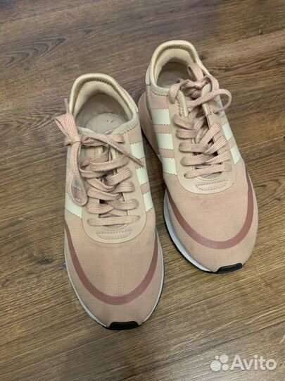 Кроссовки adidas