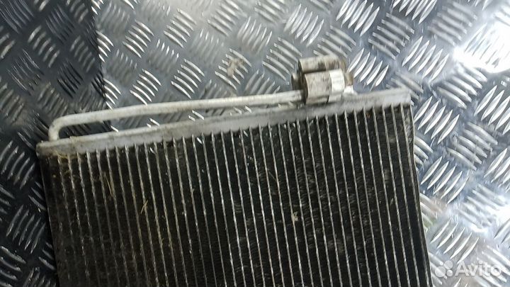 Радиатор кондиционера для BMW 7-Series (E38)