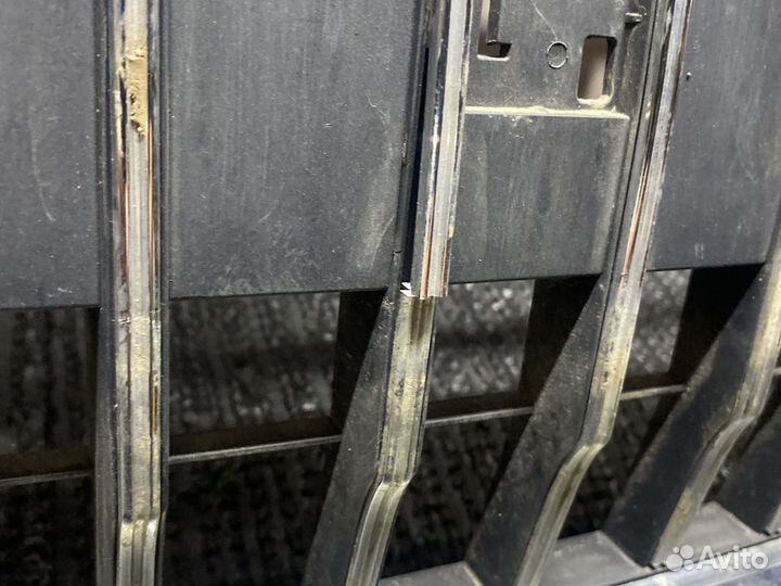 Решетка радиатора audi a4 b9