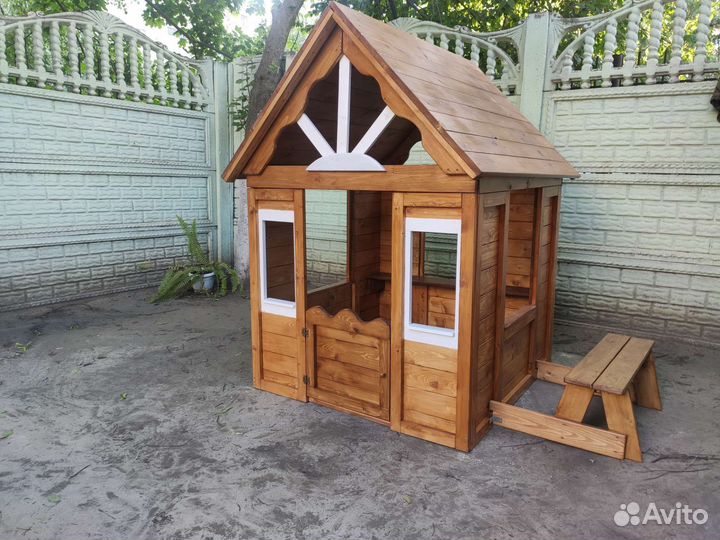 Детский игровой домик из дерева