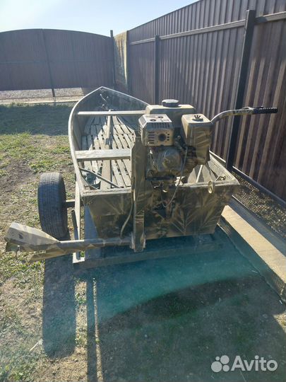 Лодка болотоход