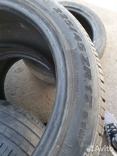 Pirelli P Zero Rosso 225/45 R17