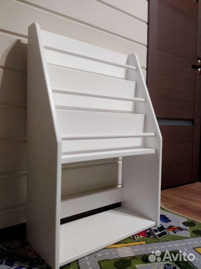 Стеллаж Монтессори из сосны с высокой полкой