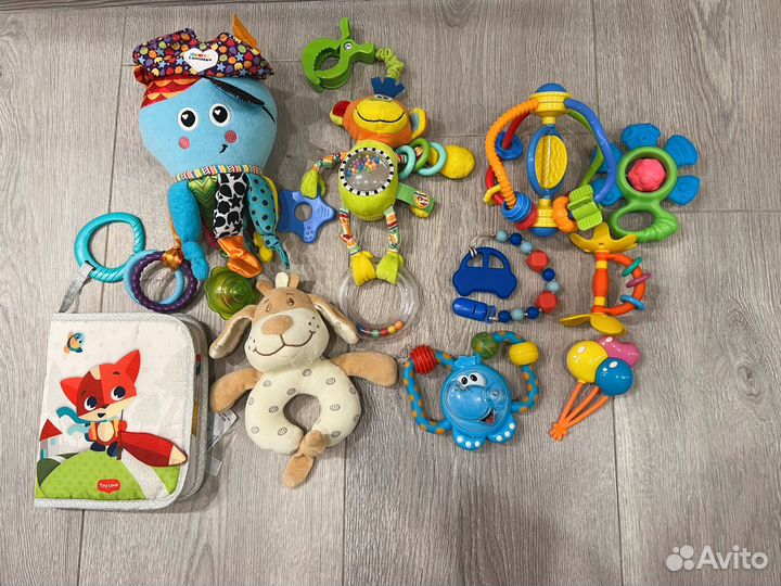 Игрушки (погремушки) для малыша
