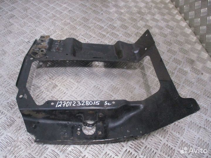 Кронштейн корпуса фары левой Scania 2124019