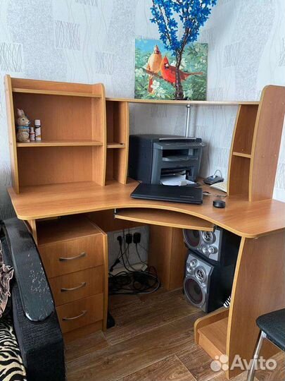 Компьютерный стол