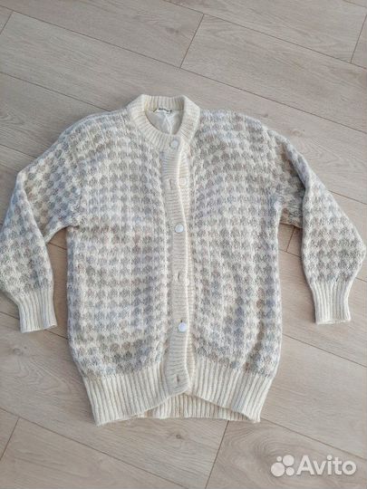 Кардиганы и свитеры