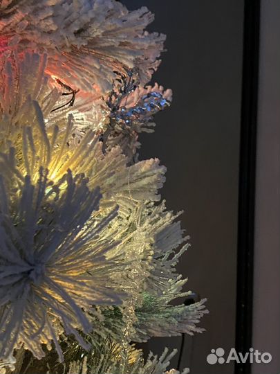 Елка искусственная заснеженная