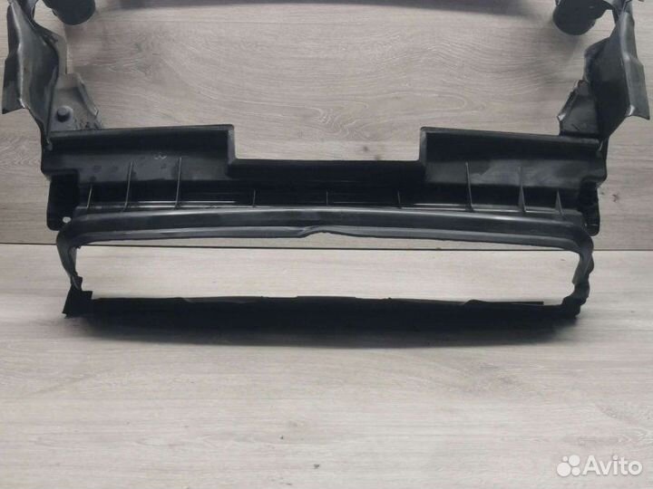 Диффузор радиатора Mercedes M W164