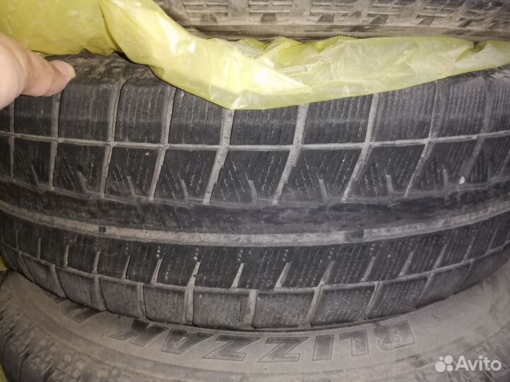 R15 Bridgestone Blizzak Revo GZ 195/65, PCD 5x114.3 DIA 67.1