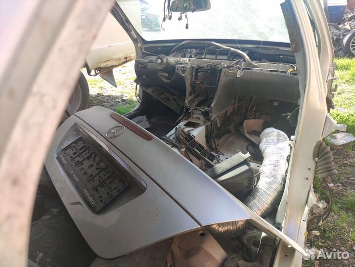 Mercedes w211 на запчасти
