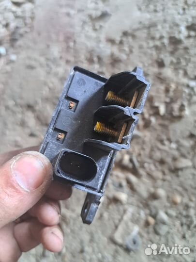 Реле аккумулятора Porsche Cayenne 955