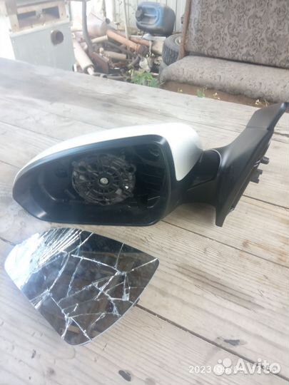 Зеркало левое боковое на hyundai solaris 2 2017 г