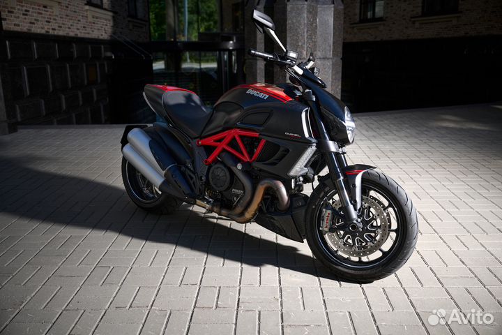 Мотоцикл Ducati Diavel Carbon, 2 тыс пробег