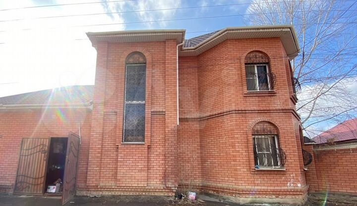 Коттедж 282,4 м² на участке 4,5 сот.