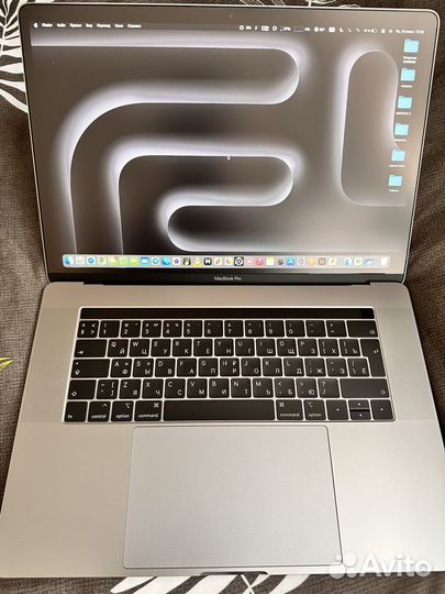 Apple MacBook Pro 15 2018 Radeon pro