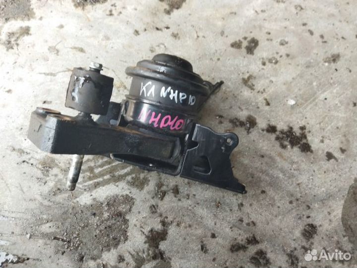 Подушка двс правая Toyota Aqua NHP10 1nzfxe