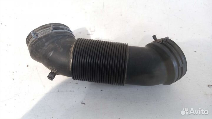 Патрубок воздушного фильтра 1.8 Skoda Octavia a5