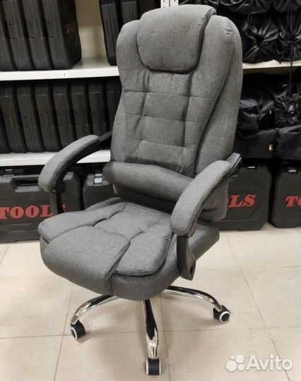 Офисное кресло
