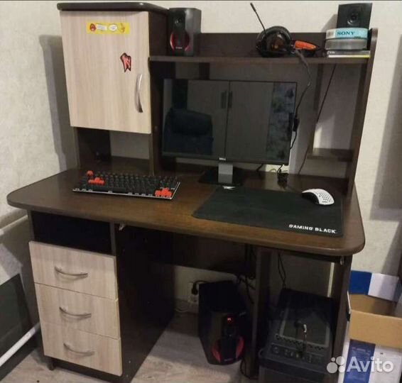 Компьютерный стол