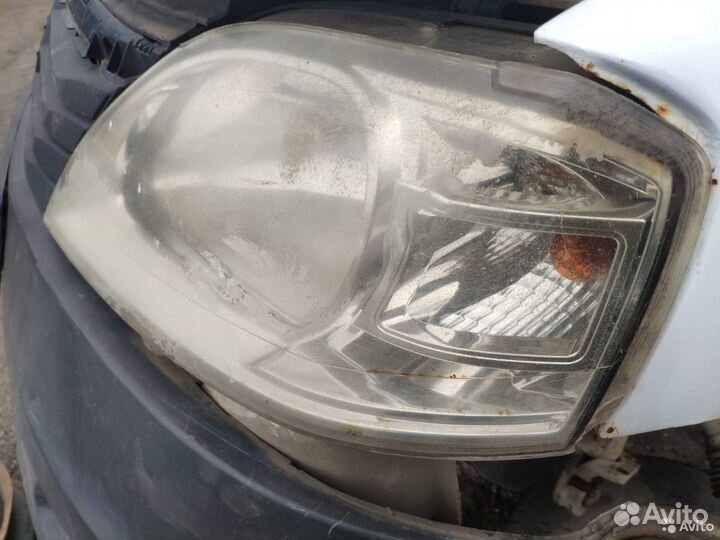 Фара передняя левая Renault Logan